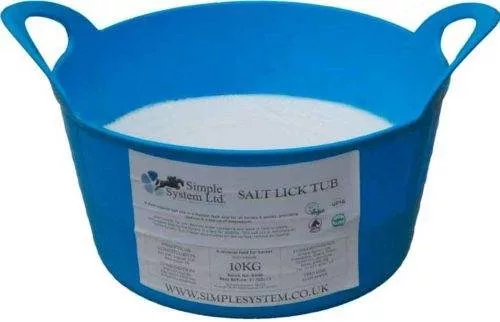 Simple Systems Salt Lick Tub 10kg - Wielens Diervoeders Simple System Horsefeed Salt Lick Tub 10kg